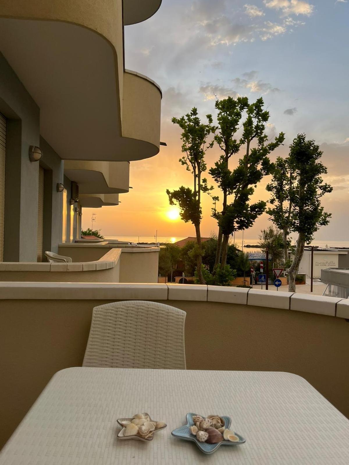 Residence Gabbiano Vista Mare San Mauro Mare Exteriör bild